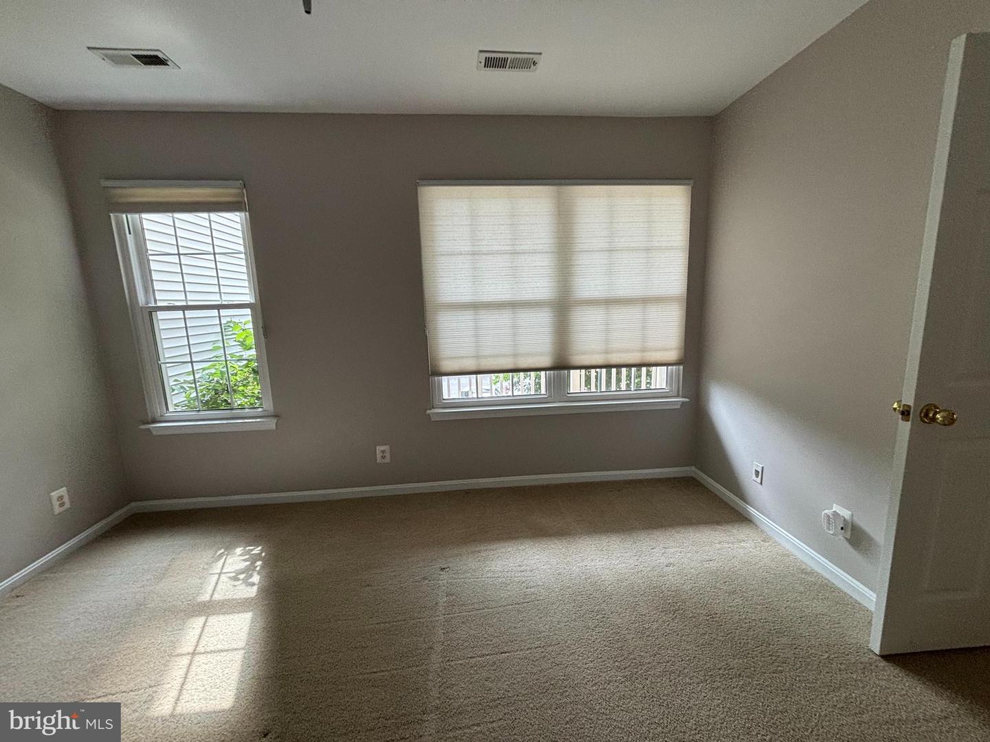 12491 HAYES CT #303, FAIRFAX, Virginia 22033, 2 Bedrooms Bedrooms, ,2 BathroomsBathrooms,Residential,For sale,12491 HAYES CT #303,VAFX2249190 MLS # VAFX2249190