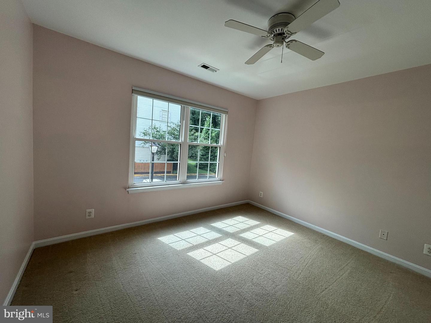12491 HAYES CT #303, FAIRFAX, Virginia 22033, 2 Bedrooms Bedrooms, ,2 BathroomsBathrooms,Residential,For sale,12491 HAYES CT #303,VAFX2249190 MLS # VAFX2249190