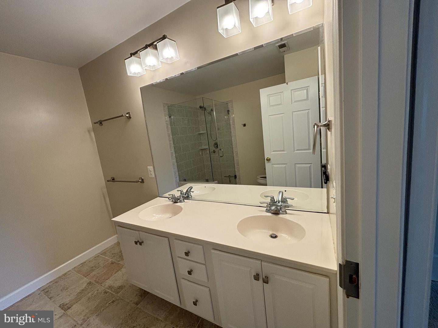 12491 HAYES CT #303, FAIRFAX, Virginia 22033, 2 Bedrooms Bedrooms, ,2 BathroomsBathrooms,Residential,For sale,12491 HAYES CT #303,VAFX2249190 MLS # VAFX2249190