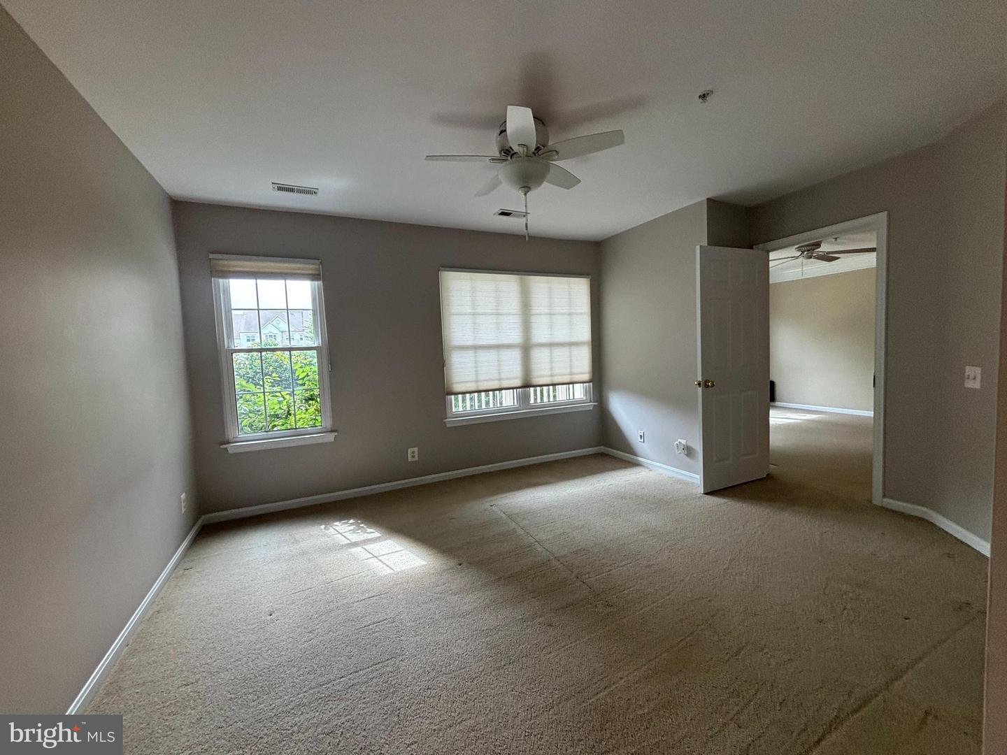 12491 HAYES CT #303, FAIRFAX, Virginia 22033, 2 Bedrooms Bedrooms, ,2 BathroomsBathrooms,Residential,For sale,12491 HAYES CT #303,VAFX2249190 MLS # VAFX2249190