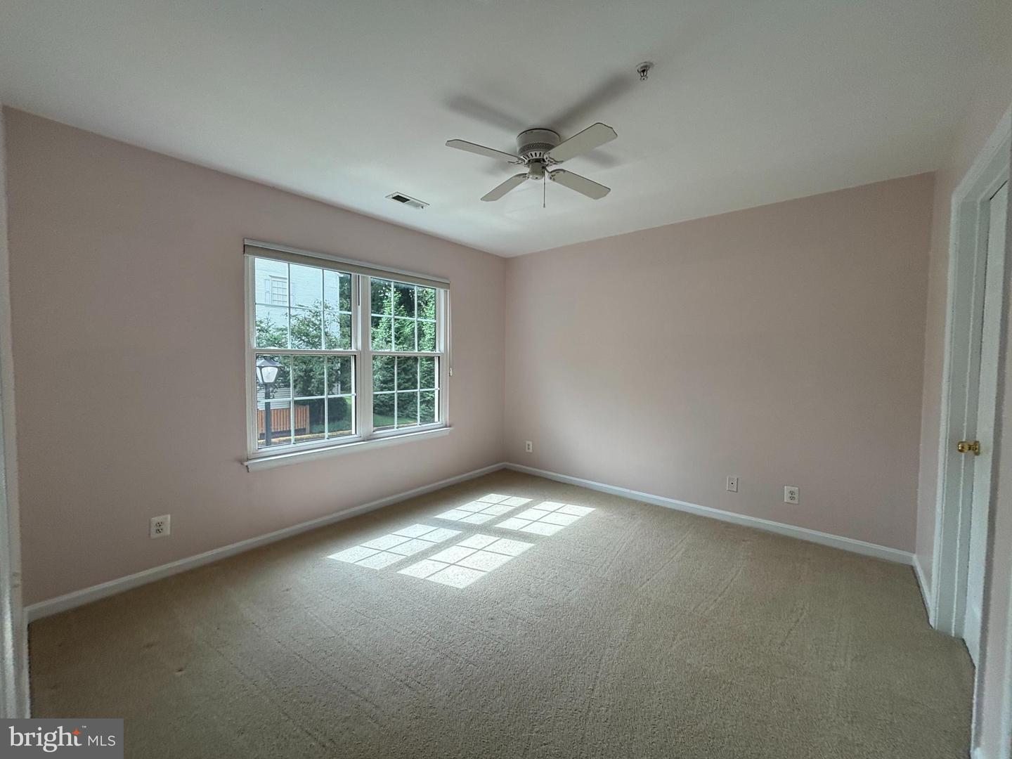 12491 HAYES CT #303, FAIRFAX, Virginia 22033, 2 Bedrooms Bedrooms, ,2 BathroomsBathrooms,Residential,For sale,12491 HAYES CT #303,VAFX2249190 MLS # VAFX2249190