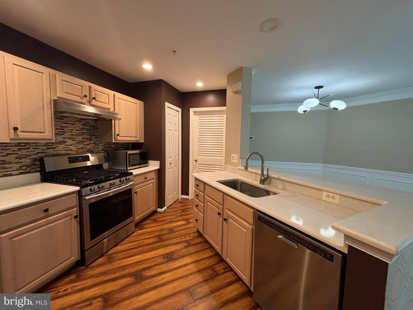 12491 HAYES CT #303, FAIRFAX, Virginia 22033, 2 Bedrooms Bedrooms, ,2 BathroomsBathrooms,Residential,For sale,12491 HAYES CT #303,VAFX2249190 MLS # VAFX2249190