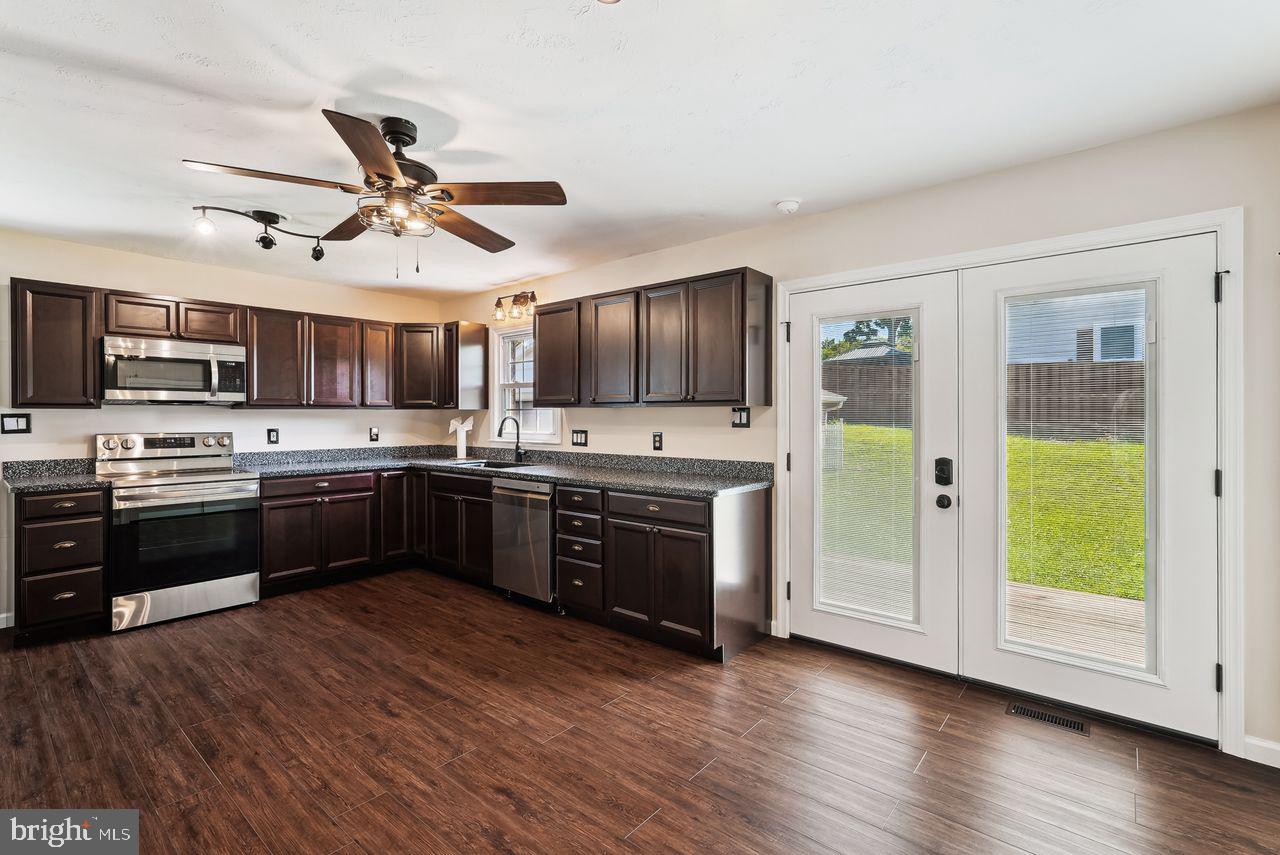 1101 VIRGINIA AVE, FRONT ROYAL, Virginia 22630, 3 Bedrooms Bedrooms, ,2 BathroomsBathrooms,Residential,For sale,1101 VIRGINIA AVE,VAWR2011546 MLS # VAWR2011546