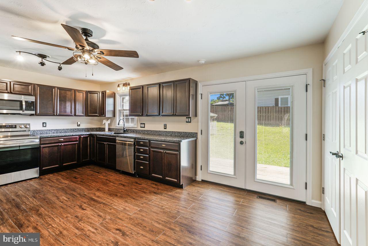 1101 VIRGINIA AVE, FRONT ROYAL, Virginia 22630, 3 Bedrooms Bedrooms, ,2 BathroomsBathrooms,Residential,For sale,1101 VIRGINIA AVE,VAWR2011546 MLS # VAWR2011546
