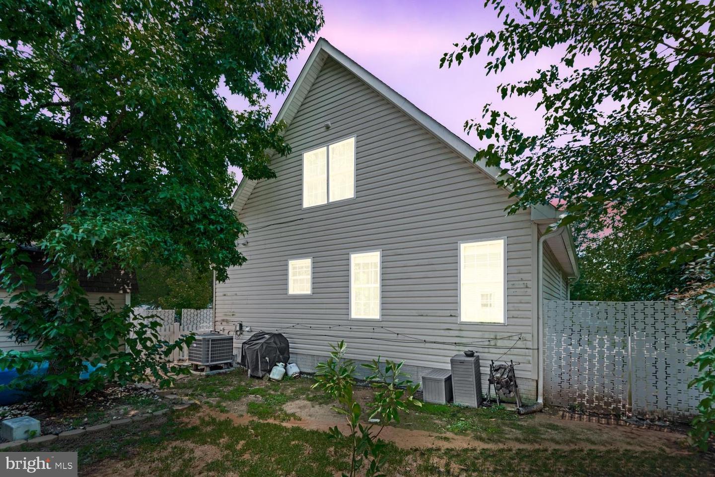 301 3RD STREET, COLONIAL BEACH, Virginia 22443, 3 Bedrooms Bedrooms, 9 Rooms Rooms,2 BathroomsBathrooms,Residential,For sale,301 3RD STREET,VAWE2009172 MLS # VAWE2009172