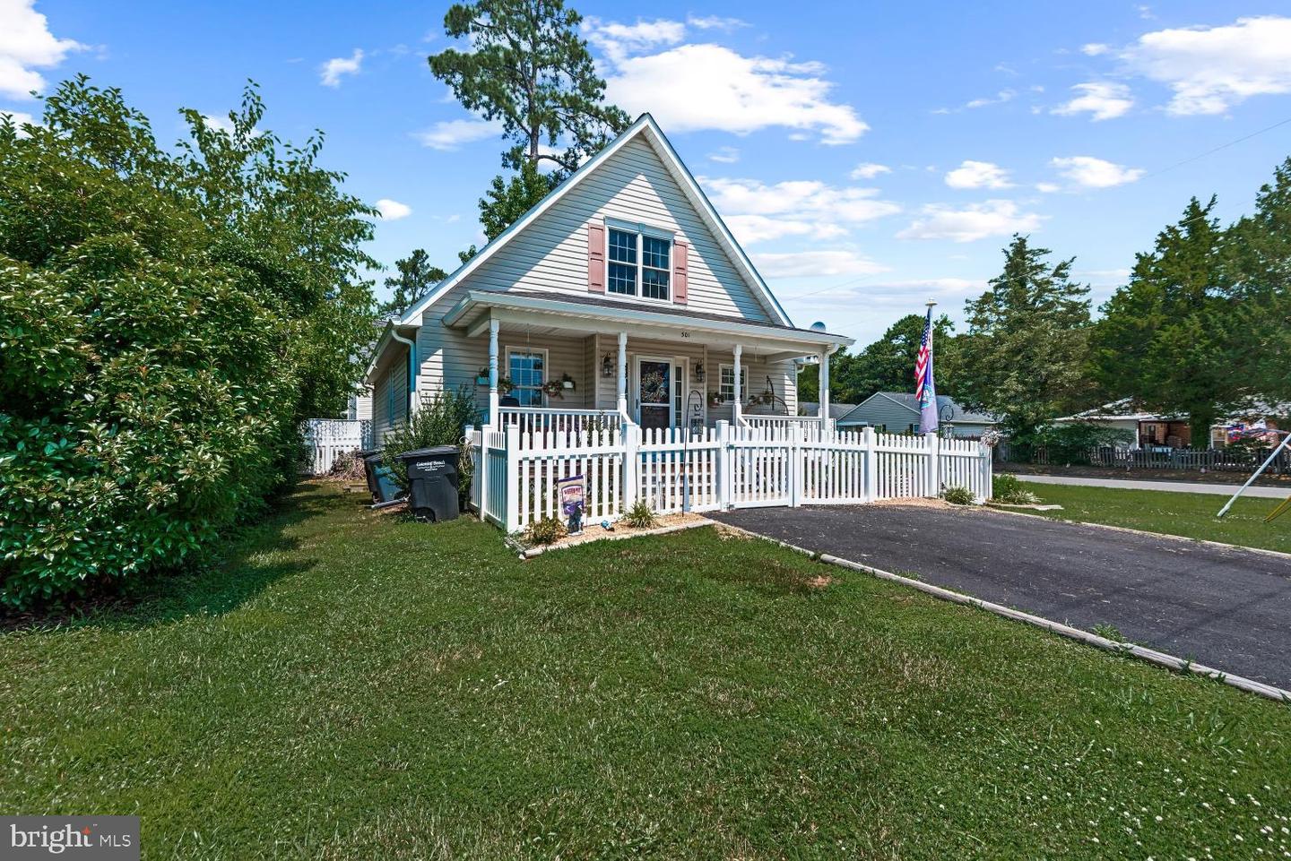 301 3RD STREET, COLONIAL BEACH, Virginia 22443, 3 Bedrooms Bedrooms, 9 Rooms Rooms,2 BathroomsBathrooms,Residential,For sale,301 3RD STREET,VAWE2009172 MLS # VAWE2009172