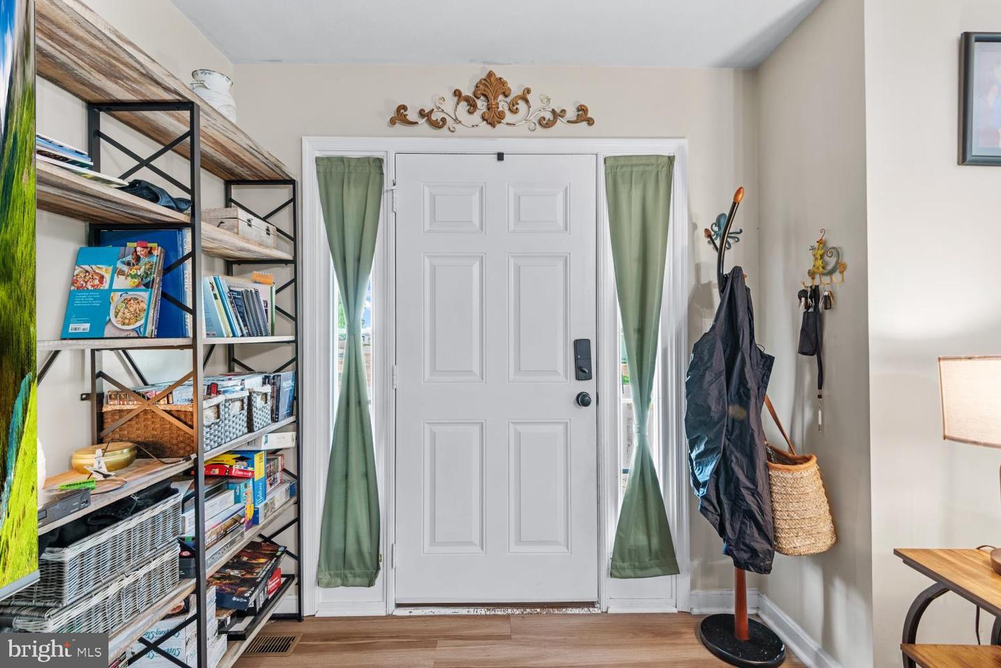 301 3RD STREET, COLONIAL BEACH, Virginia 22443, 3 Bedrooms Bedrooms, 9 Rooms Rooms,2 BathroomsBathrooms,Residential,For sale,301 3RD STREET,VAWE2009172 MLS # VAWE2009172