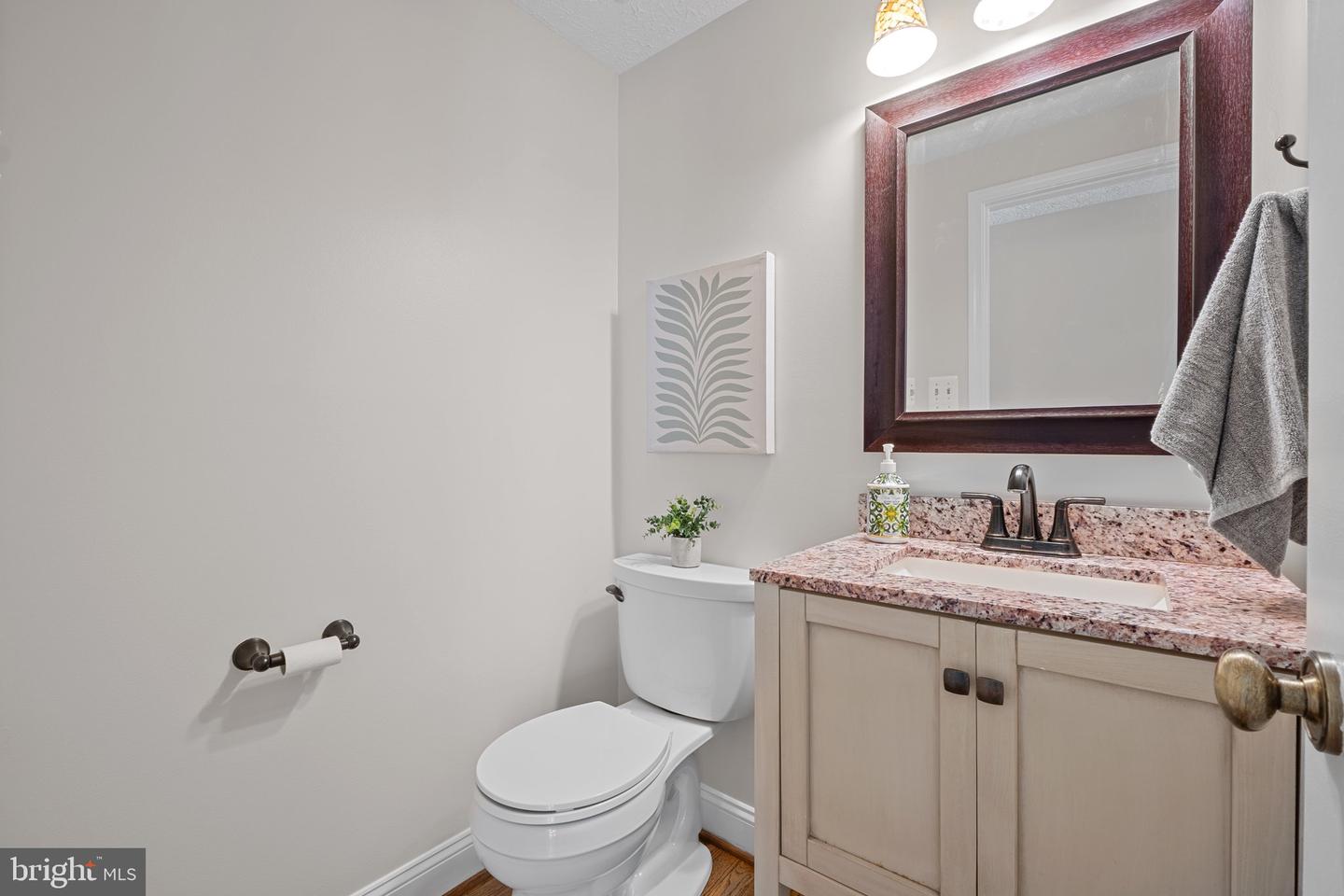 8695 YOUNG CT, SPRINGFIELD, Virginia 22153, 4 Bedrooms Bedrooms, ,3 BathroomsBathrooms,Residential,For sale,8695 YOUNG CT,VAFX2249308 MLS # VAFX2249308