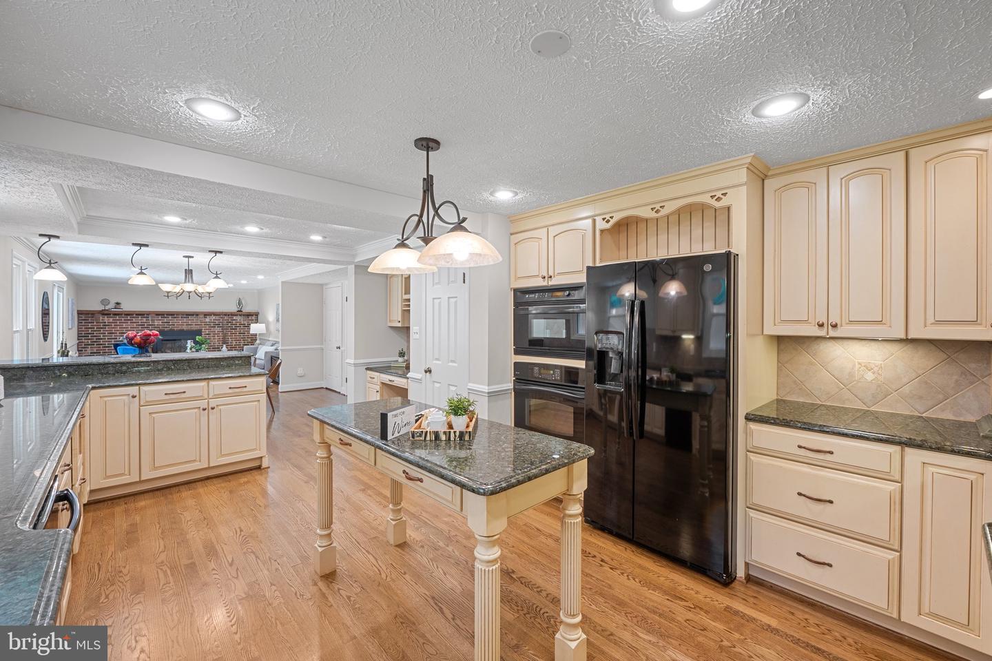 8695 YOUNG CT, SPRINGFIELD, Virginia 22153, 4 Bedrooms Bedrooms, ,3 BathroomsBathrooms,Residential,For sale,8695 YOUNG CT,VAFX2249308 MLS # VAFX2249308