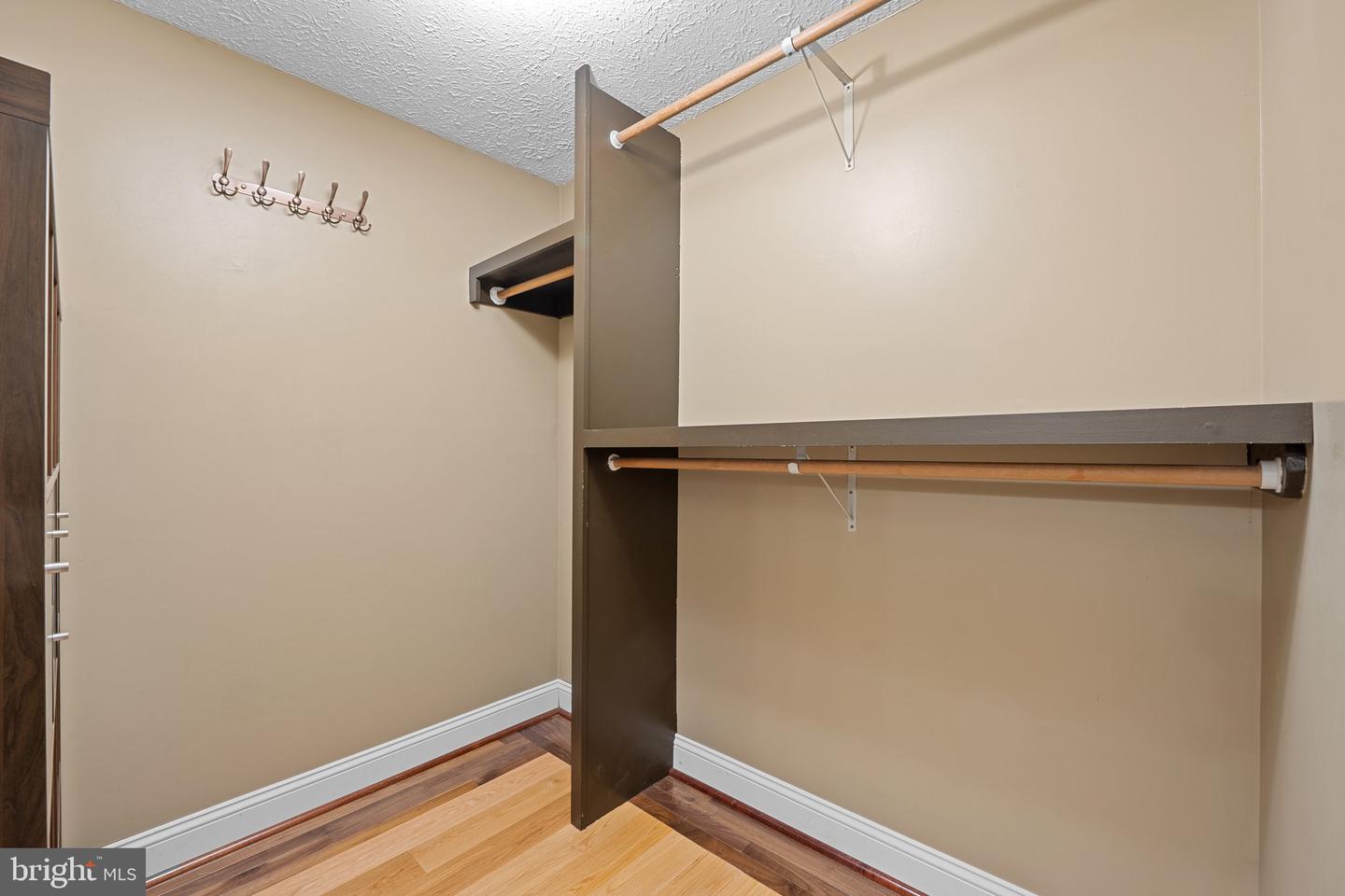 8695 YOUNG CT, SPRINGFIELD, Virginia 22153, 4 Bedrooms Bedrooms, ,3 BathroomsBathrooms,Residential,For sale,8695 YOUNG CT,VAFX2249308 MLS # VAFX2249308