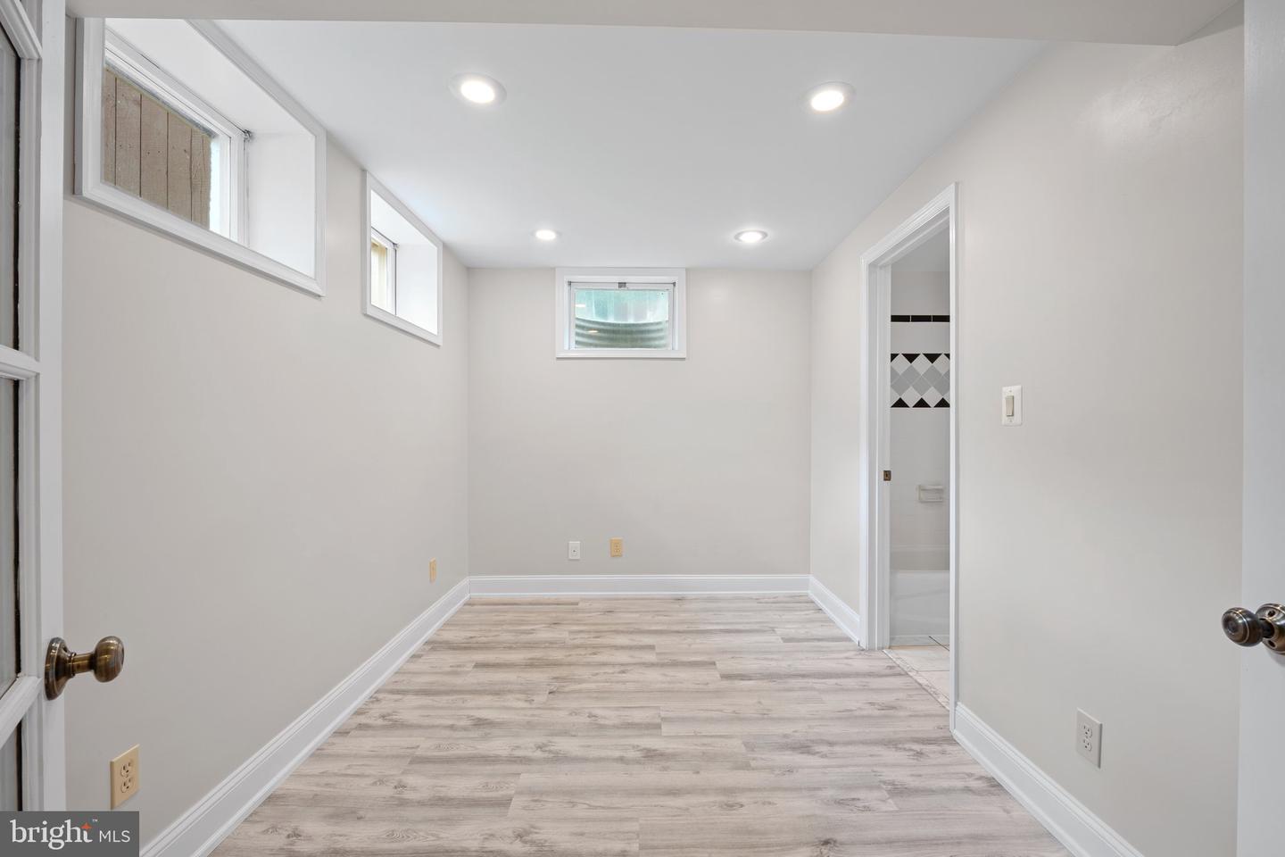 8695 YOUNG CT, SPRINGFIELD, Virginia 22153, 4 Bedrooms Bedrooms, ,3 BathroomsBathrooms,Residential,For sale,8695 YOUNG CT,VAFX2249308 MLS # VAFX2249308