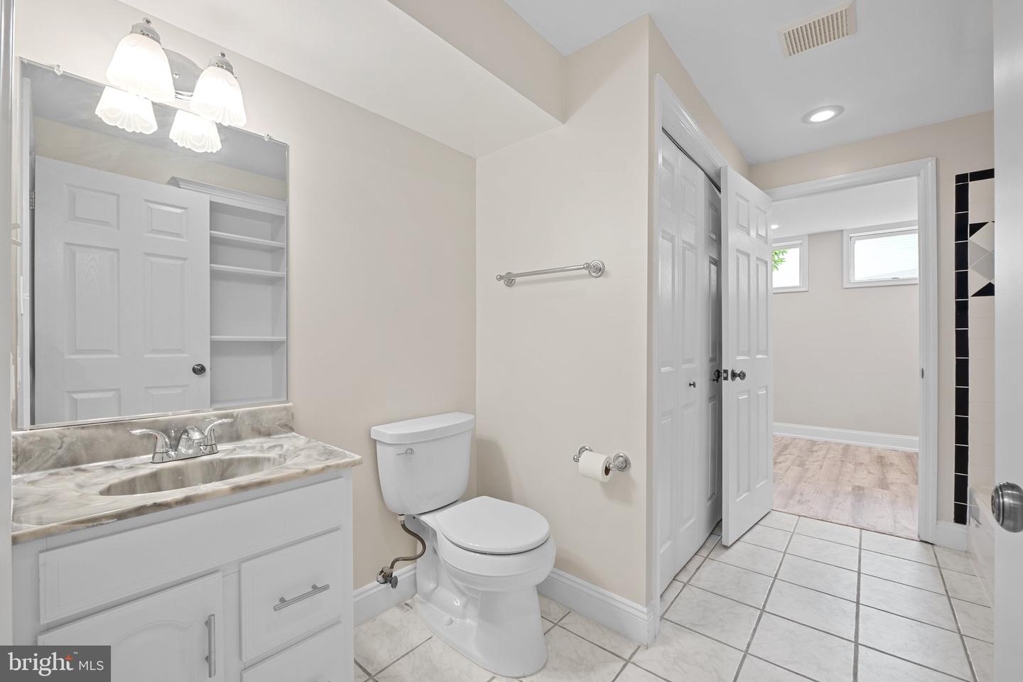 8695 YOUNG CT, SPRINGFIELD, Virginia 22153, 4 Bedrooms Bedrooms, ,3 BathroomsBathrooms,Residential,For sale,8695 YOUNG CT,VAFX2249308 MLS # VAFX2249308