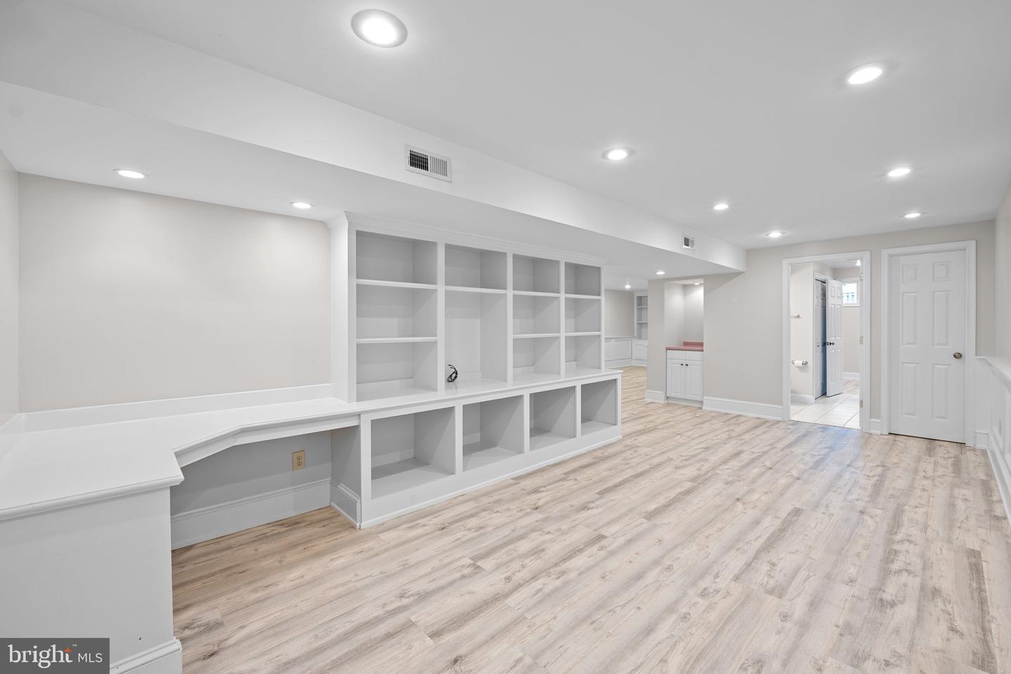 8695 YOUNG CT, SPRINGFIELD, Virginia 22153, 4 Bedrooms Bedrooms, ,3 BathroomsBathrooms,Residential,For sale,8695 YOUNG CT,VAFX2249308 MLS # VAFX2249308