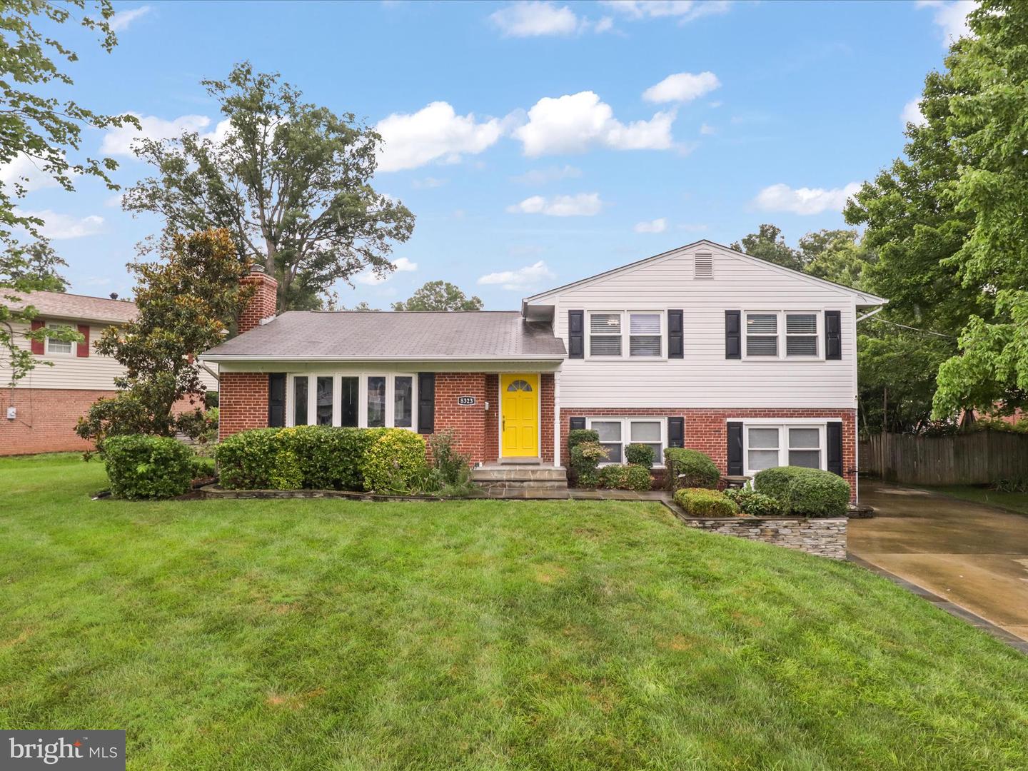 8323 BLOWING ROCK RD, ALEXANDRIA, Virginia 22309, 4 Bedrooms Bedrooms, ,2 BathroomsBathrooms,Residential,For sale,8323 BLOWING ROCK RD,VAFX2249344 MLS # VAFX2249344
