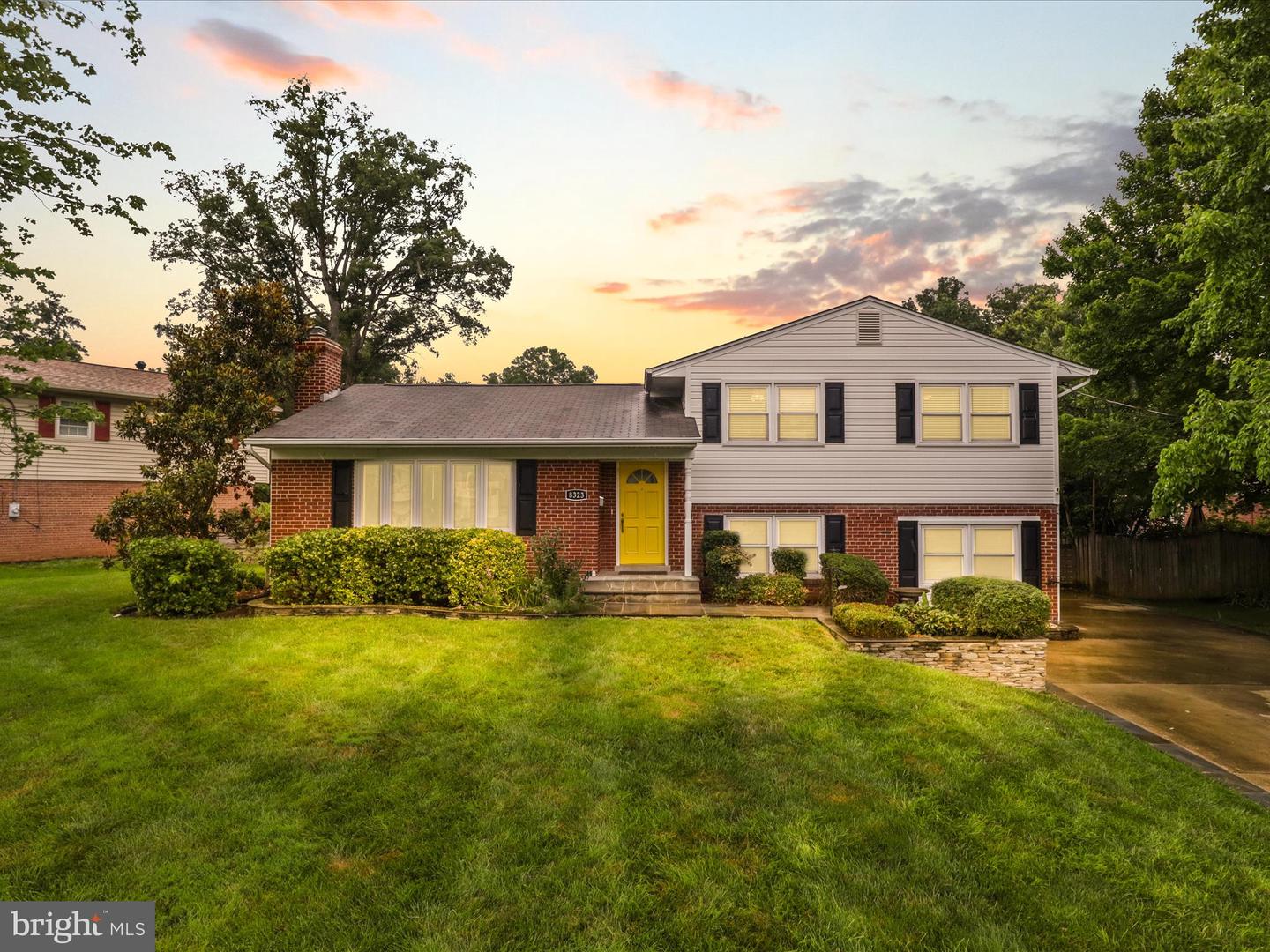 8323 BLOWING ROCK RD, ALEXANDRIA, Virginia 22309, 4 Bedrooms Bedrooms, ,2 BathroomsBathrooms,Residential,For sale,8323 BLOWING ROCK RD,VAFX2249344 MLS # VAFX2249344