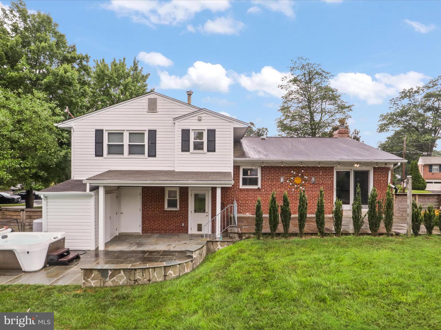 8323 BLOWING ROCK RD, ALEXANDRIA, Virginia 22309, 4 Bedrooms Bedrooms, ,2 BathroomsBathrooms,Residential,For sale,8323 BLOWING ROCK RD,VAFX2249344 MLS # VAFX2249344