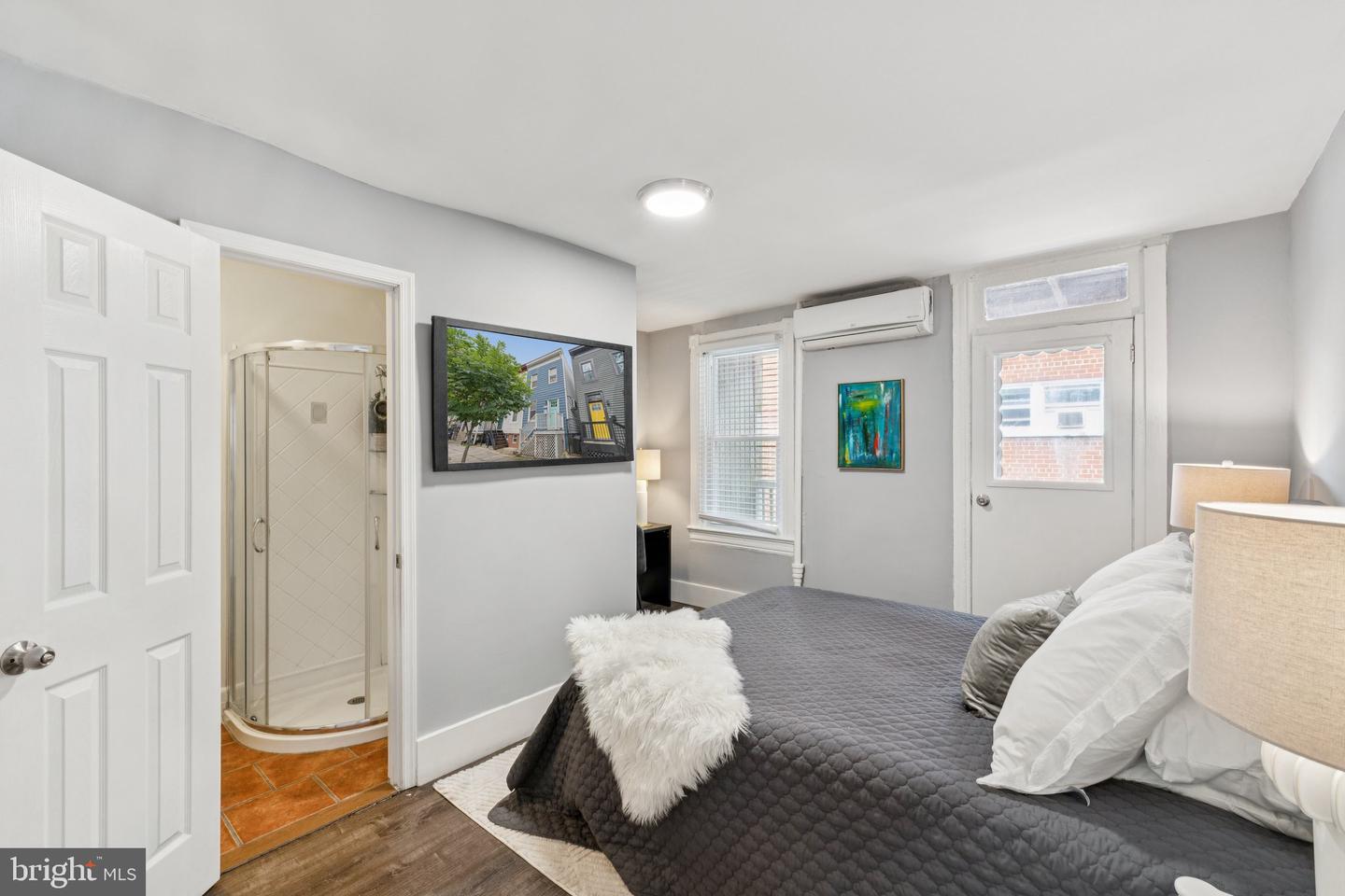 913 COLUMBIA RD NW, WASHINGTON, District Of Columbia 20001, 4 Bedrooms Bedrooms, ,3 BathroomsBathrooms,Residential,For sale,913 COLUMBIA RD NW,DCDC2206878 MLS # DCDC2206878