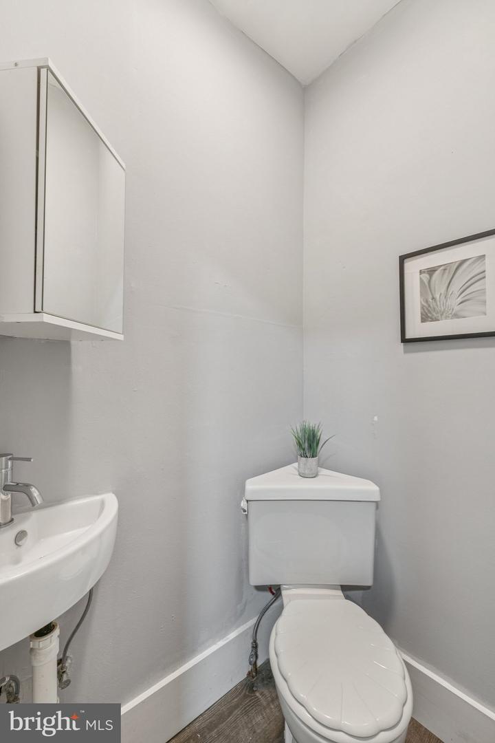 913 COLUMBIA RD NW, WASHINGTON, District Of Columbia 20001, 4 Bedrooms Bedrooms, ,3 BathroomsBathrooms,Residential,For sale,913 COLUMBIA RD NW,DCDC2206878 MLS # DCDC2206878