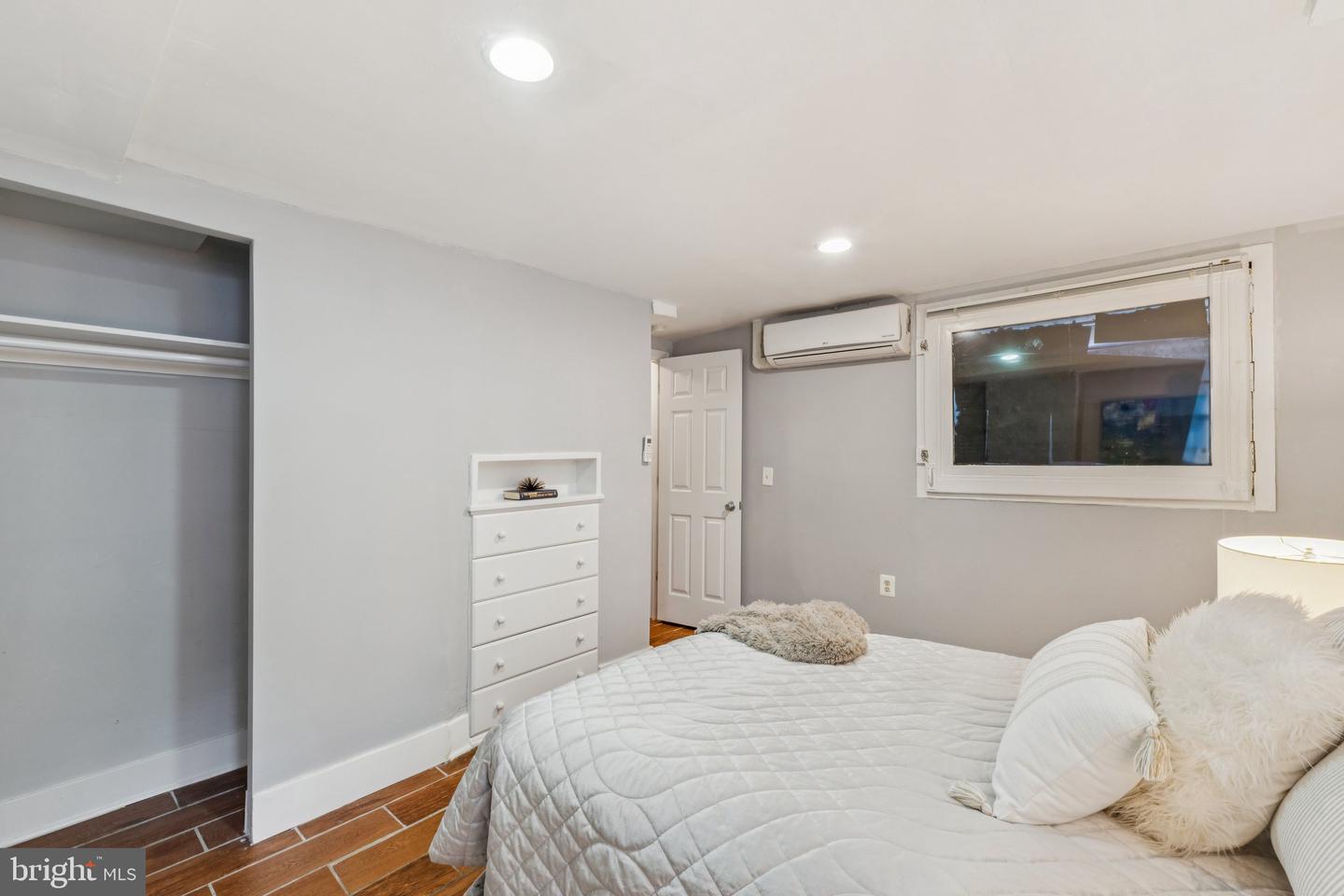 913 COLUMBIA RD NW, WASHINGTON, District Of Columbia 20001, 4 Bedrooms Bedrooms, ,3 BathroomsBathrooms,Residential,For sale,913 COLUMBIA RD NW,DCDC2206878 MLS # DCDC2206878