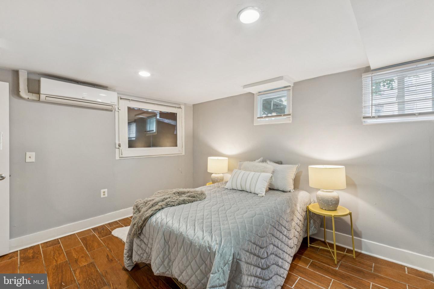 913 COLUMBIA RD NW, WASHINGTON, District Of Columbia 20001, 4 Bedrooms Bedrooms, ,3 BathroomsBathrooms,Residential,For sale,913 COLUMBIA RD NW,DCDC2206878 MLS # DCDC2206878