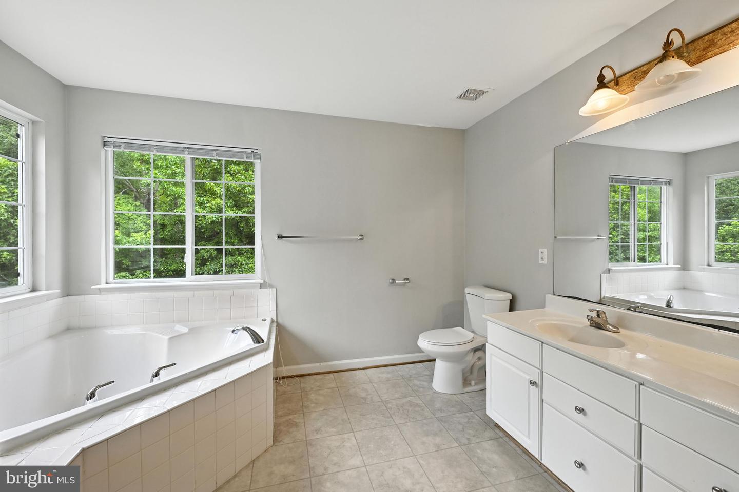 13238 MAPLE CREEK LN, CENTREVILLE, Virginia 20120, 3 Bedrooms Bedrooms, ,3 BathroomsBathrooms,Residential,For sale,13238 MAPLE CREEK LN,VAFX2249352 MLS # VAFX2249352