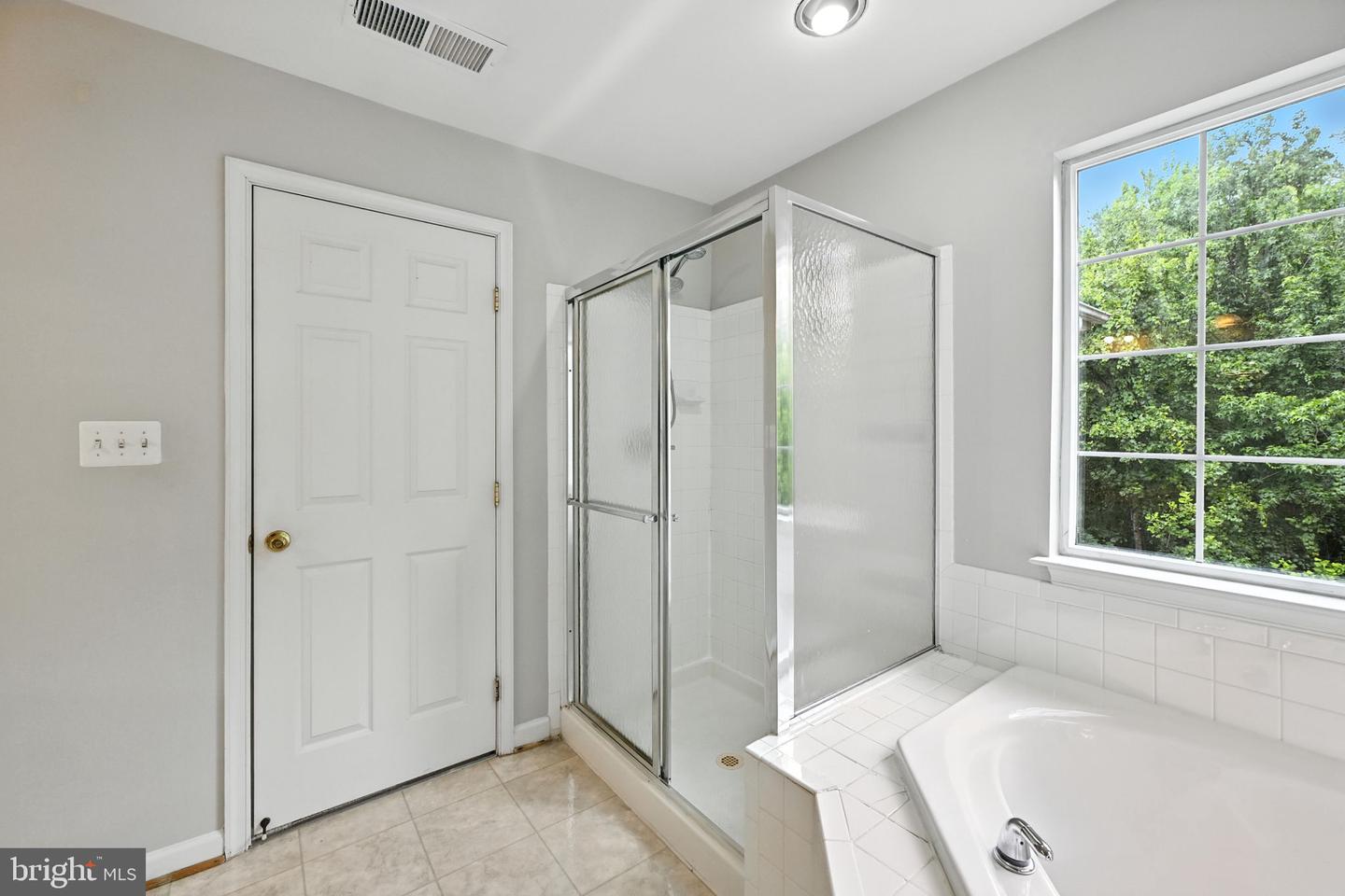 13238 MAPLE CREEK LN, CENTREVILLE, Virginia 20120, 3 Bedrooms Bedrooms, ,3 BathroomsBathrooms,Residential,For sale,13238 MAPLE CREEK LN,VAFX2249352 MLS # VAFX2249352