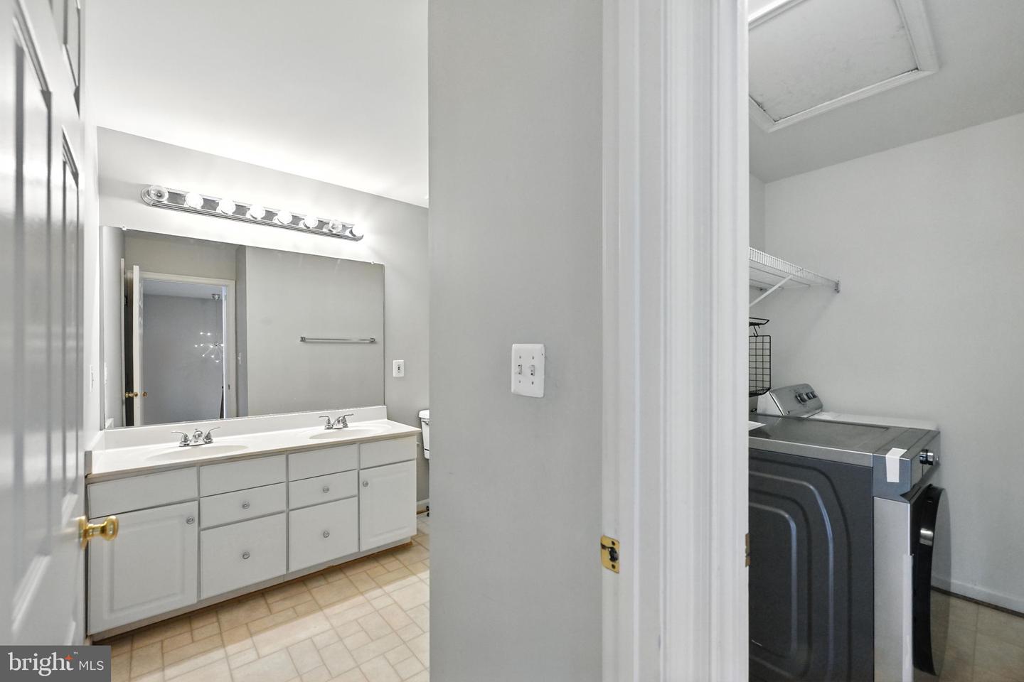 13238 MAPLE CREEK LN, CENTREVILLE, Virginia 20120, 3 Bedrooms Bedrooms, ,3 BathroomsBathrooms,Residential,For sale,13238 MAPLE CREEK LN,VAFX2249352 MLS # VAFX2249352
