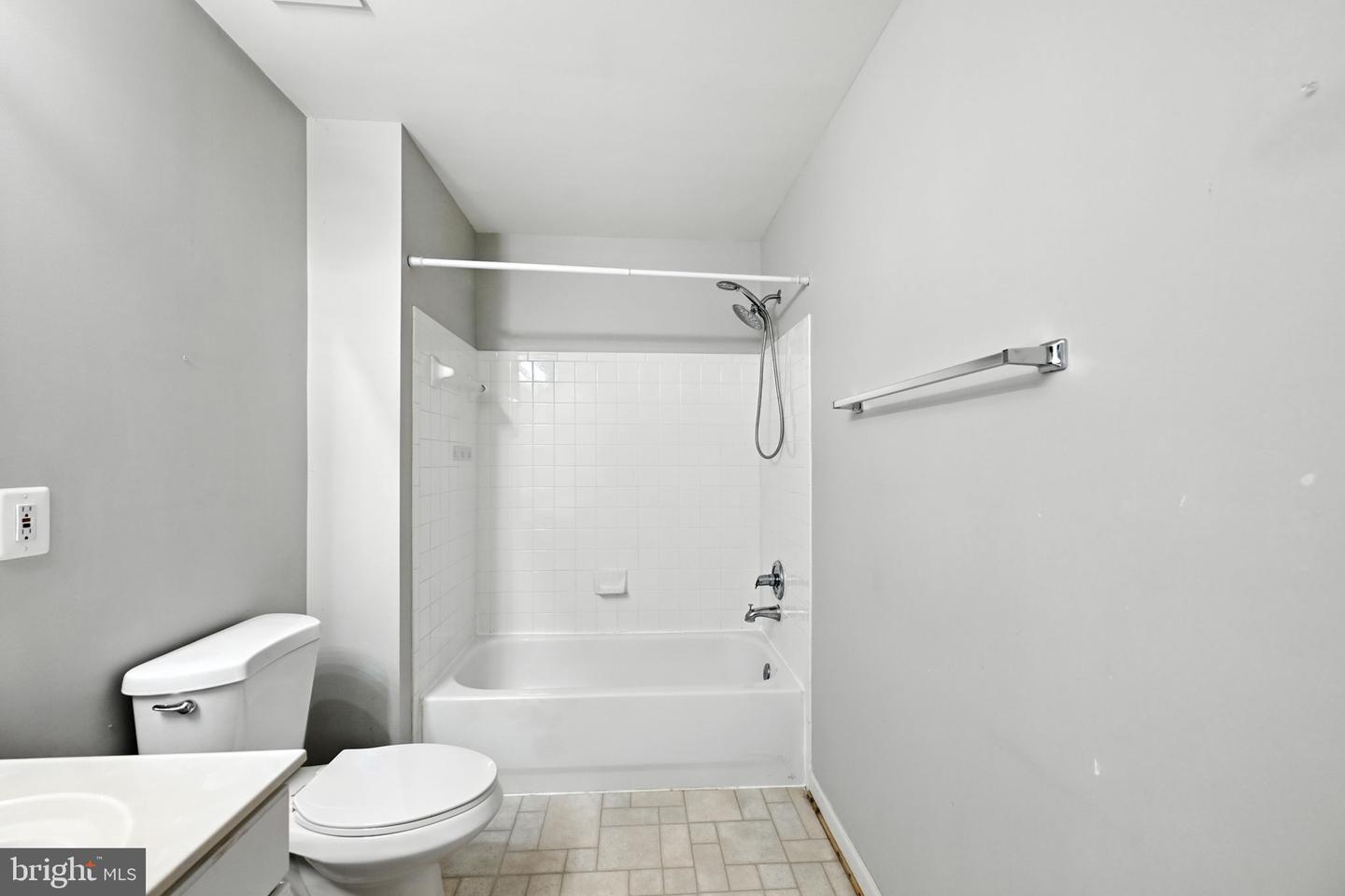 13238 MAPLE CREEK LN, CENTREVILLE, Virginia 20120, 3 Bedrooms Bedrooms, ,3 BathroomsBathrooms,Residential,For sale,13238 MAPLE CREEK LN,VAFX2249352 MLS # VAFX2249352