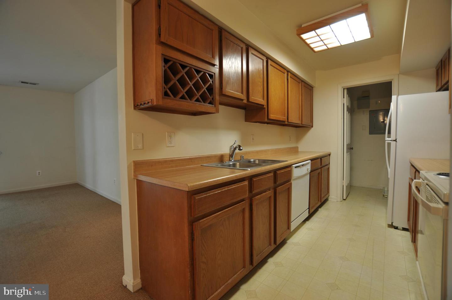 6204-B REDINS DR, ALEXANDRIA, Virginia 22310, 2 Bedrooms Bedrooms, ,2 BathroomsBathrooms,Residential,For sale,6204-B REDINS DR,VAFX2249456 MLS # VAFX2249456