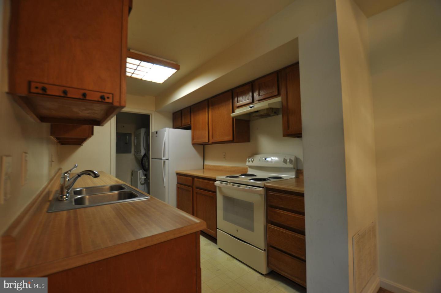 6204-B REDINS DR, ALEXANDRIA, Virginia 22310, 2 Bedrooms Bedrooms, ,2 BathroomsBathrooms,Residential,For sale,6204-B REDINS DR,VAFX2249456 MLS # VAFX2249456