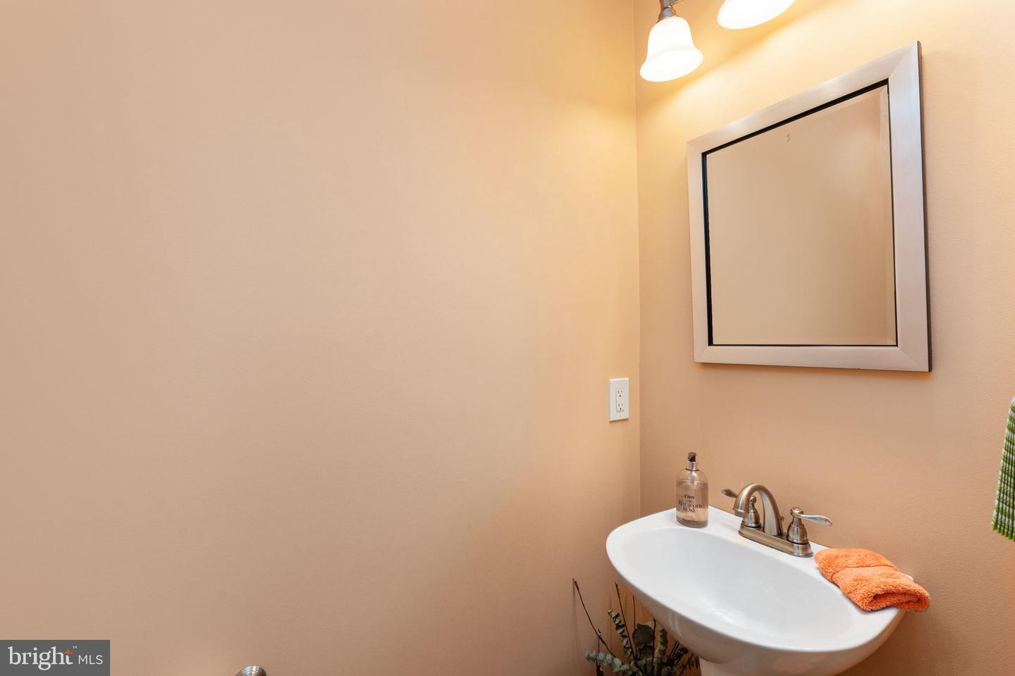 2580 SYLVAN MOOR LN, WOODBRIDGE, Virginia 22191, 4 Bedrooms Bedrooms, ,2 BathroomsBathrooms,Residential,For sale,2580 SYLVAN MOOR LN,VAPW2097676 MLS # VAPW2097676