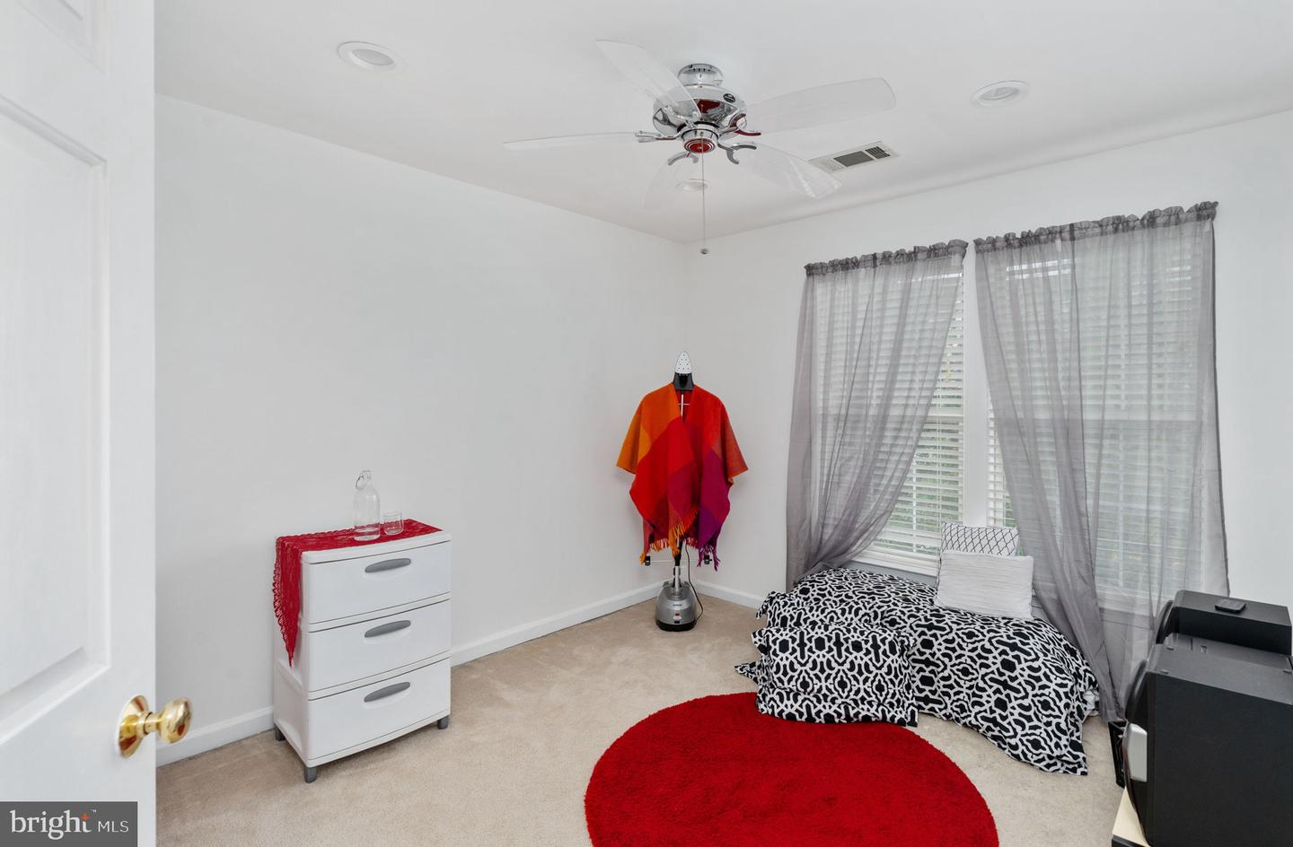 2580 SYLVAN MOOR LN, WOODBRIDGE, Virginia 22191, 4 Bedrooms Bedrooms, ,2 BathroomsBathrooms,Residential,For sale,2580 SYLVAN MOOR LN,VAPW2097676 MLS # VAPW2097676