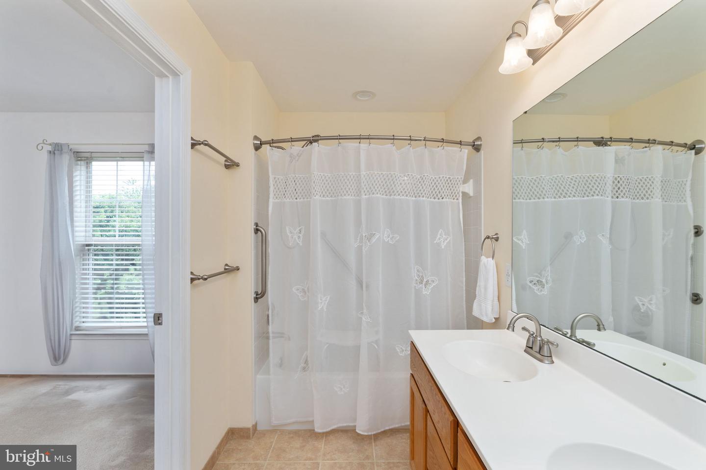 2580 SYLVAN MOOR LN, WOODBRIDGE, Virginia 22191, 4 Bedrooms Bedrooms, ,2 BathroomsBathrooms,Residential,For sale,2580 SYLVAN MOOR LN,VAPW2097676 MLS # VAPW2097676