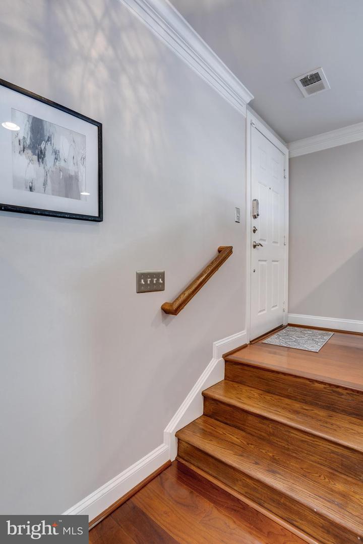 2322 MERSEYSIDE DR, WOODBRIDGE, Virginia 22191, 2 Bedrooms Bedrooms, ,2 BathroomsBathrooms,Residential,For sale,2322 MERSEYSIDE DR,VAPW2097748 MLS # VAPW2097748