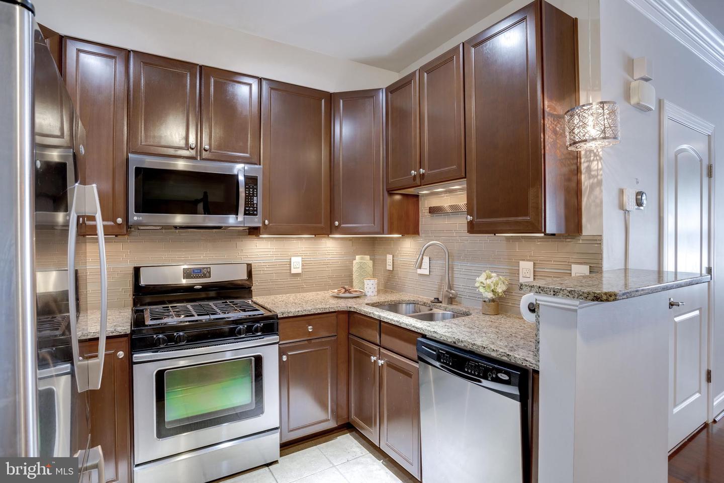 2322 MERSEYSIDE DR, WOODBRIDGE, Virginia 22191, 2 Bedrooms Bedrooms, ,2 BathroomsBathrooms,Residential,For sale,2322 MERSEYSIDE DR,VAPW2097748 MLS # VAPW2097748