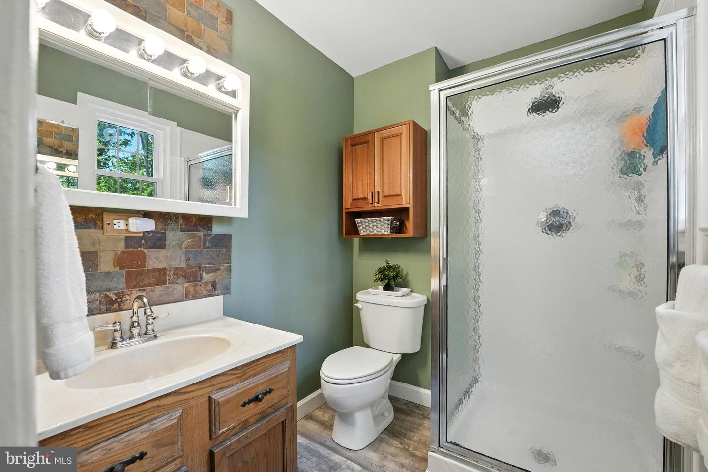 5105 LINETTE LN, ANNANDALE, Virginia 22003, 4 Bedrooms Bedrooms, ,2 BathroomsBathrooms,Residential,For sale,5105 LINETTE LN,VAFX2250022 MLS # VAFX2250022