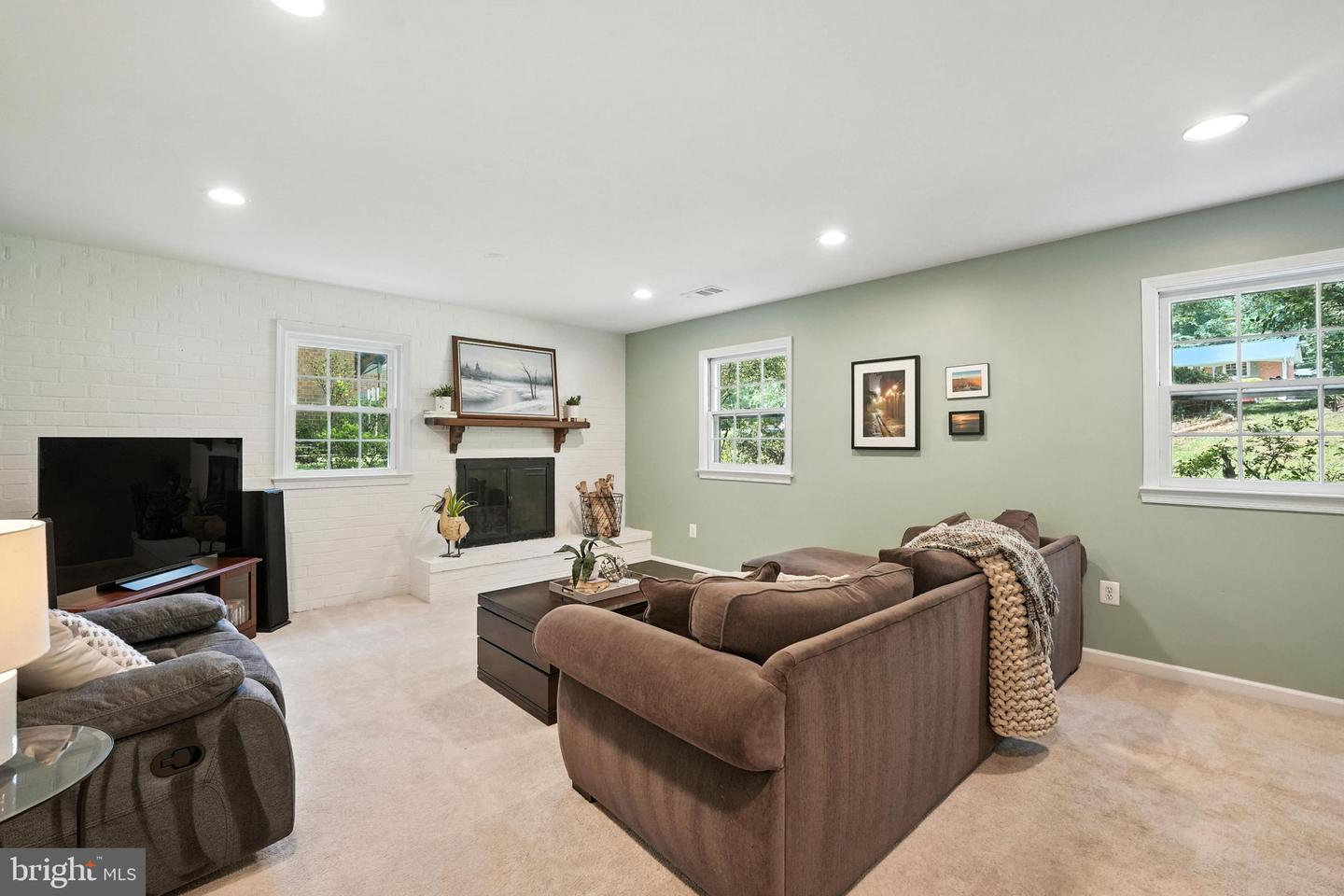5105 LINETTE LN, ANNANDALE, Virginia 22003, 4 Bedrooms Bedrooms, ,2 BathroomsBathrooms,Residential,For sale,5105 LINETTE LN,VAFX2250022 MLS # VAFX2250022