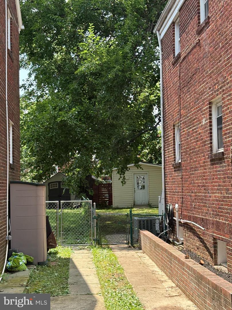 306 S COURTHOUSE RD, ARLINGTON, Virginia 22204, 4 Bedrooms Bedrooms, ,3 BathroomsBathrooms,Residential,For sale,306 S COURTHOUSE RD,VAAR2059760 MLS # VAAR2059760