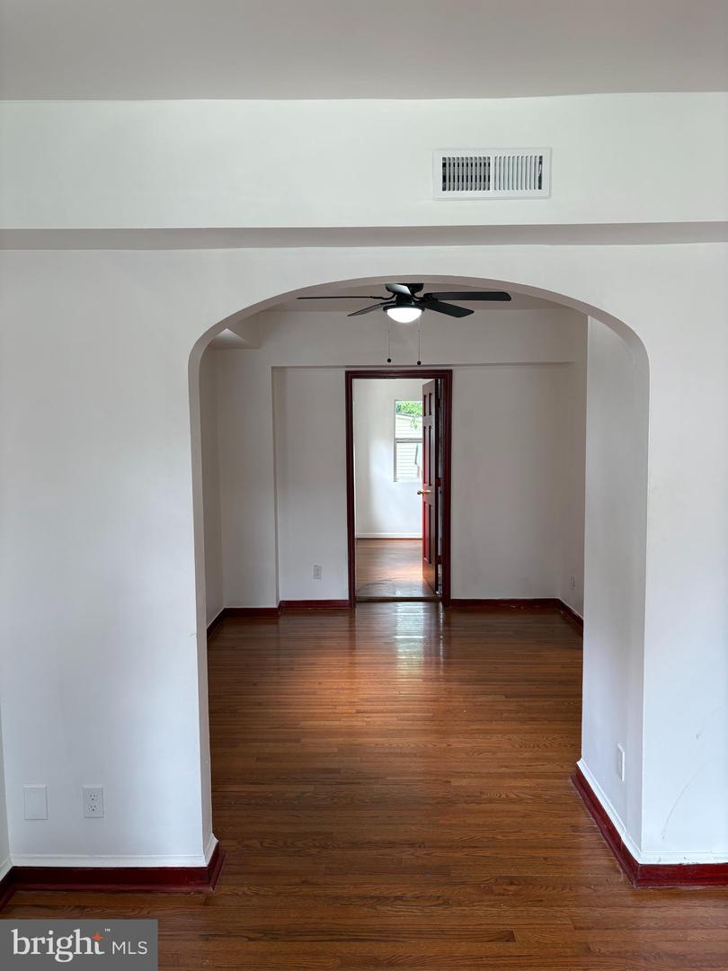 306 S COURTHOUSE RD, ARLINGTON, Virginia 22204, 4 Bedrooms Bedrooms, ,3 BathroomsBathrooms,Residential,For sale,306 S COURTHOUSE RD,VAAR2059760 MLS # VAAR2059760