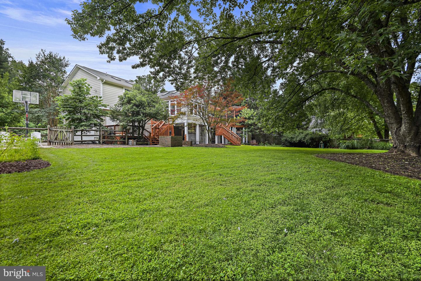 1681 ABBEY OAK DR, VIENNA, Virginia 22182, 5 Bedrooms Bedrooms, ,3 BathroomsBathrooms,Residential,For sale,1681 ABBEY OAK DR,VAFX2250084 MLS # VAFX2250084