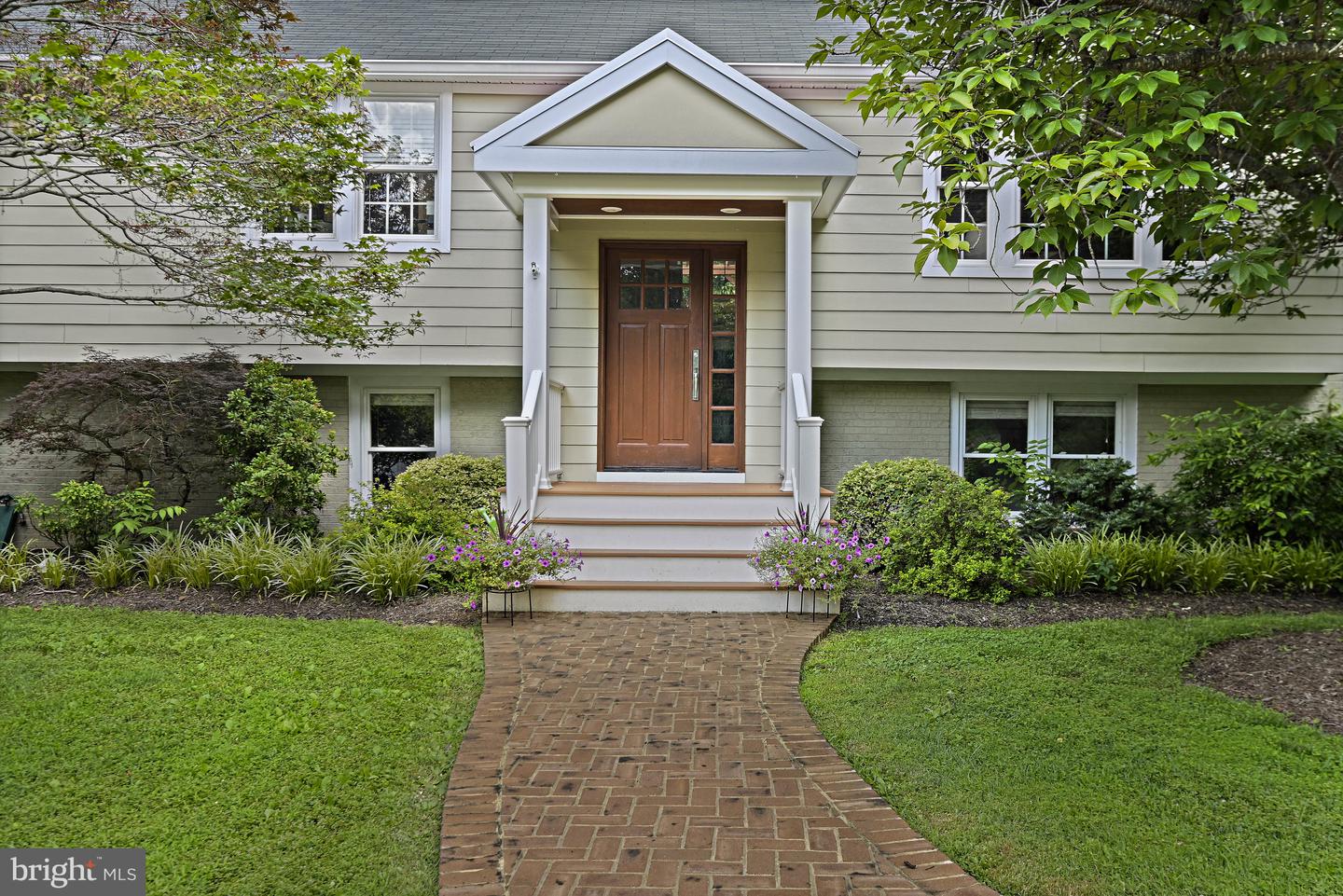 1681 ABBEY OAK DR, VIENNA, Virginia 22182, 5 Bedrooms Bedrooms, ,3 BathroomsBathrooms,Residential,For sale,1681 ABBEY OAK DR,VAFX2250084 MLS # VAFX2250084