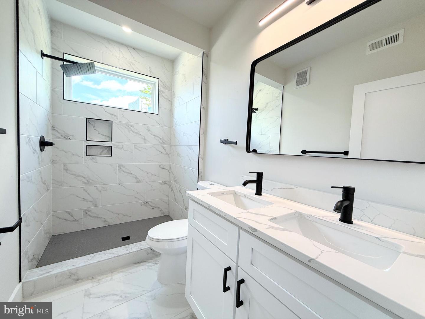 1915 BENNING RD NE #202, WASHINGTON, District Of Columbia 20002, 2 Bedrooms Bedrooms, ,1 BathroomBathrooms,Residential,For sale,1915 BENNING RD NE #202,DCDC2207502 MLS # DCDC2207502
