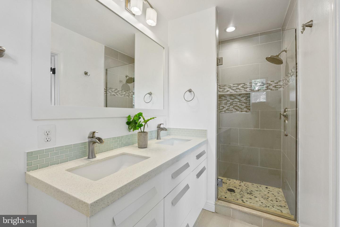 5126 3RD ST NW, WASHINGTON, District Of Columbia 20011, 4 Bedrooms Bedrooms, ,3 BathroomsBathrooms,Residential,For sale,5126 3RD ST NW,DCDC2207518 MLS # DCDC2207518