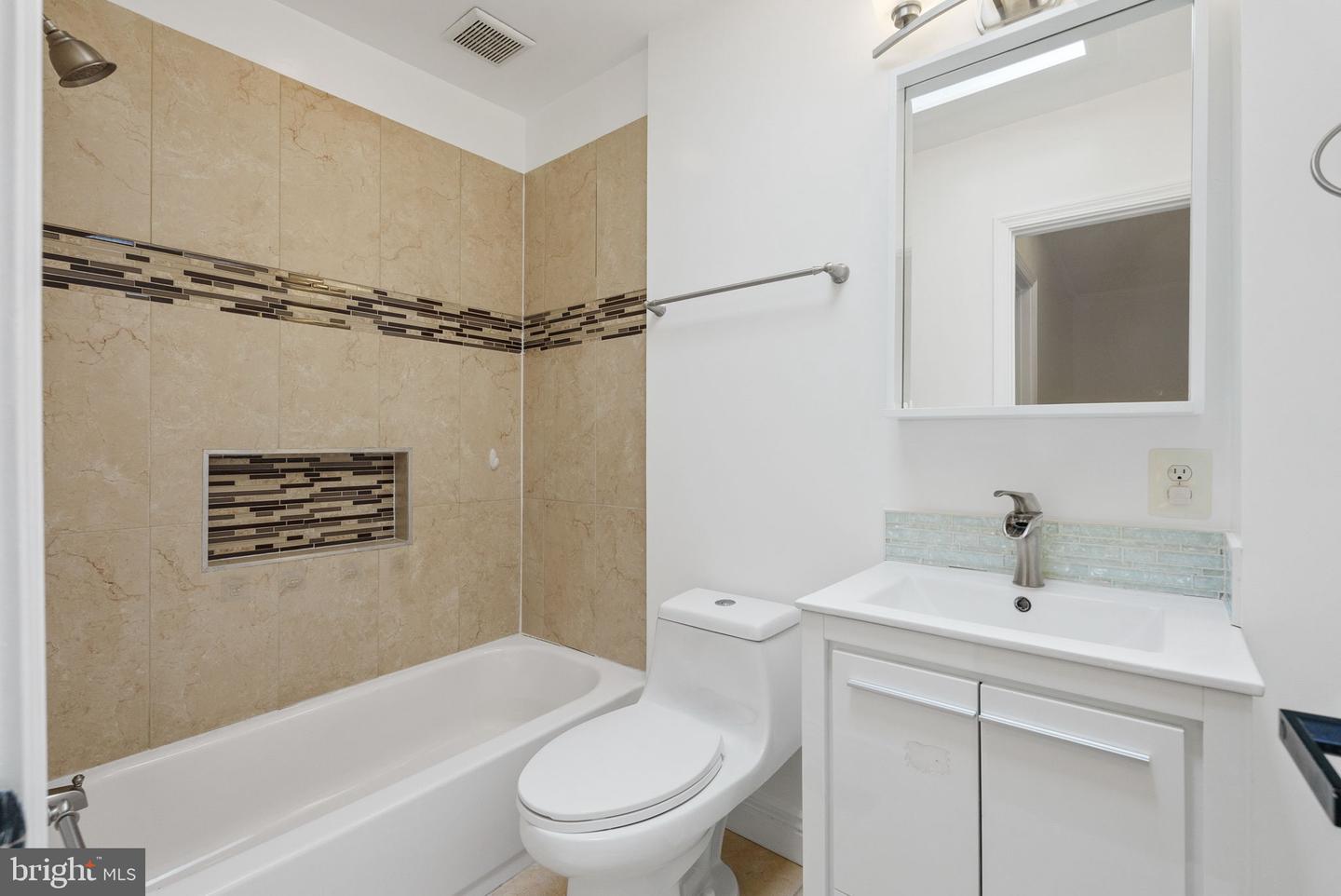 5126 3RD ST NW, WASHINGTON, District Of Columbia 20011, 4 Bedrooms Bedrooms, ,3 BathroomsBathrooms,Residential,For sale,5126 3RD ST NW,DCDC2207518 MLS # DCDC2207518