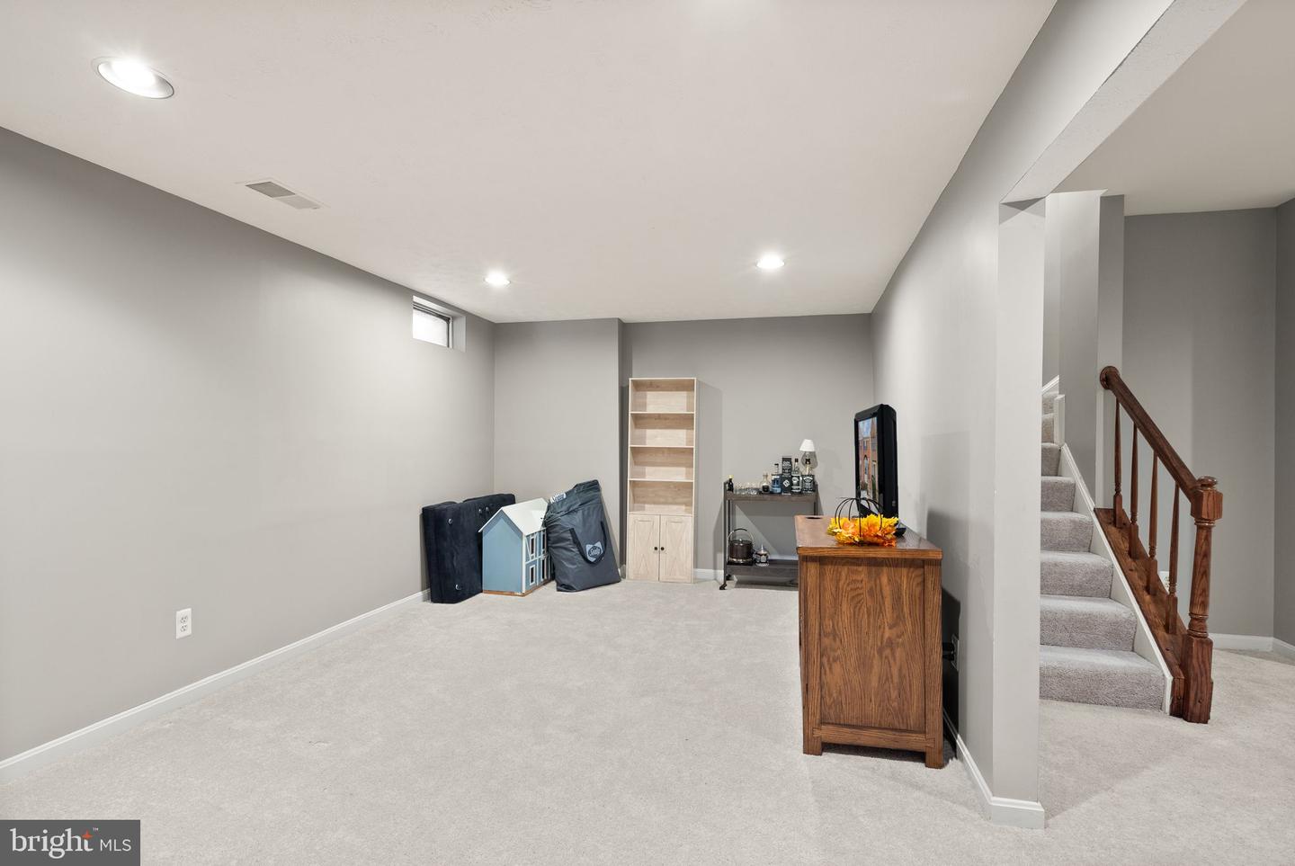 8074 SKY BLUE DR, ALEXANDRIA, Virginia 22315, 3 Bedrooms Bedrooms, ,2 BathroomsBathrooms,Residential,For sale,8074 SKY BLUE DR,VAFX2250340 MLS # VAFX2250340