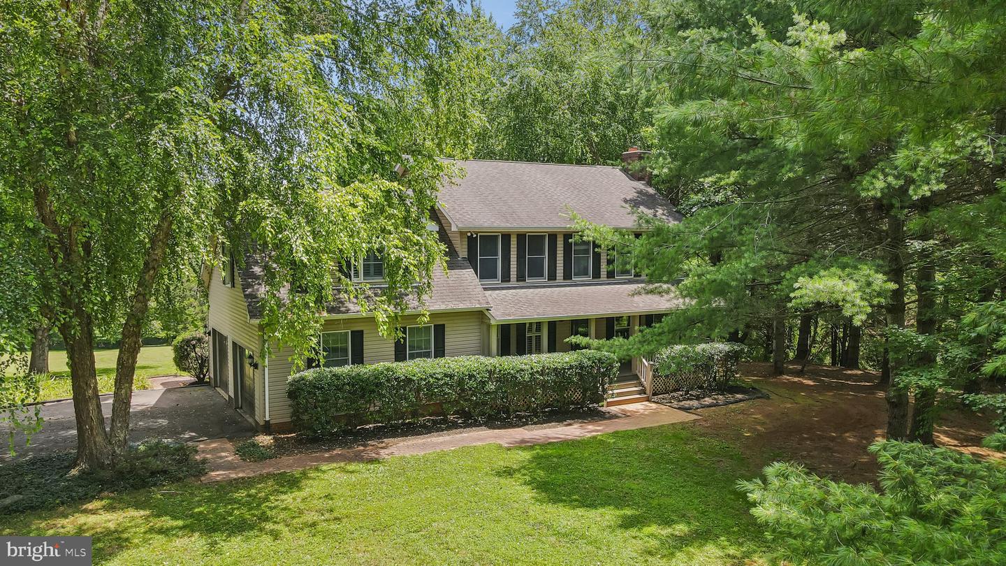16289 QUAIL RIDGE DR, AMISSVILLE, Virginia 20106, 4 Bedrooms Bedrooms, ,2 BathroomsBathrooms,Residential,For sale,16289 QUAIL RIDGE DR,VACU2010880 MLS # VACU2010880