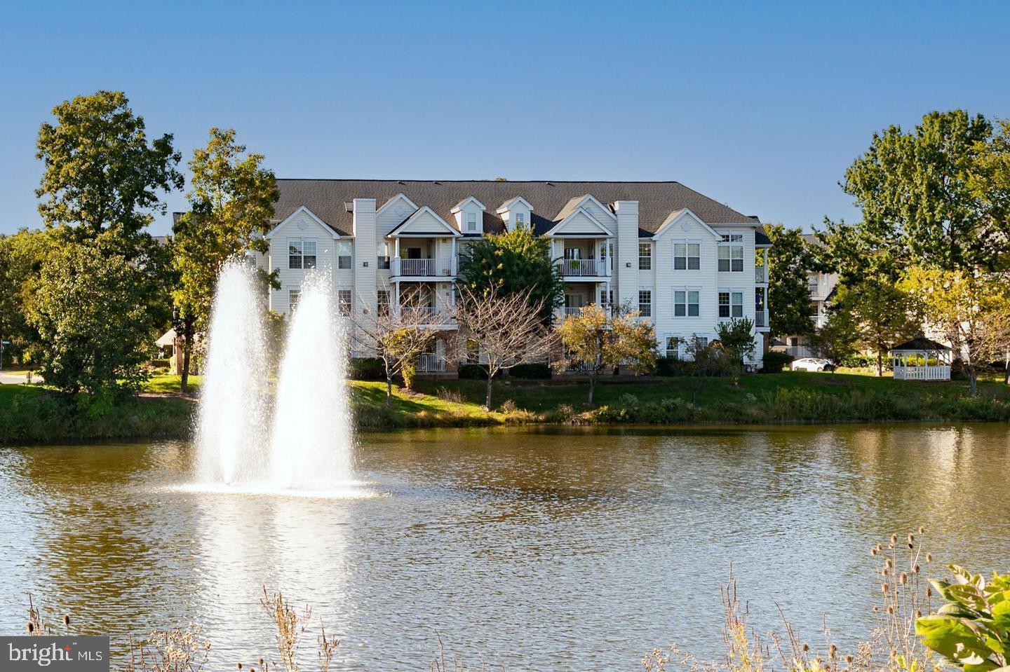 25280 LAKE SHORE SQ #304, CHANTILLY, Virginia 20152, 2 Bedrooms Bedrooms, ,2 BathroomsBathrooms,Residential,For sale,25280 LAKE SHORE SQ #304,VALO2100438 MLS # VALO2100438