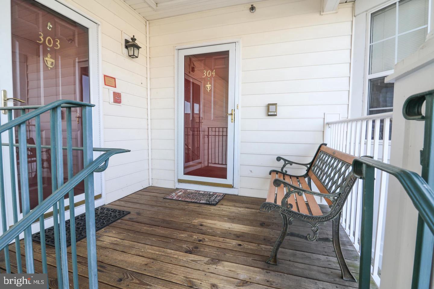 25280 LAKE SHORE SQ #304, CHANTILLY, Virginia 20152, 2 Bedrooms Bedrooms, ,2 BathroomsBathrooms,Residential,For sale,25280 LAKE SHORE SQ #304,VALO2100438 MLS # VALO2100438