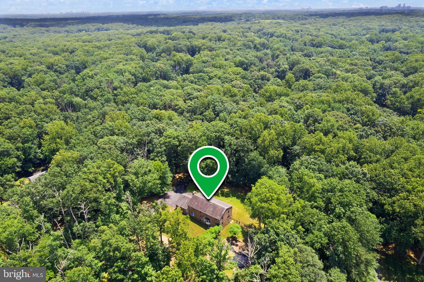 11112 COROBON LN, GREAT FALLS, Virginia 22066, 5 Bedrooms Bedrooms, ,4 BathroomsBathrooms,Residential,For sale,11112 COROBON LN,VAFX2250488 MLS # VAFX2250488
