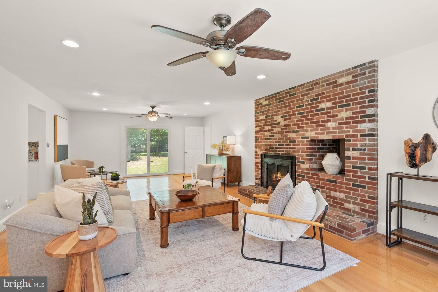 11112 COROBON LN, GREAT FALLS, Virginia 22066, 5 Bedrooms Bedrooms, ,4 BathroomsBathrooms,Residential,For sale,11112 COROBON LN,VAFX2250488 MLS # VAFX2250488